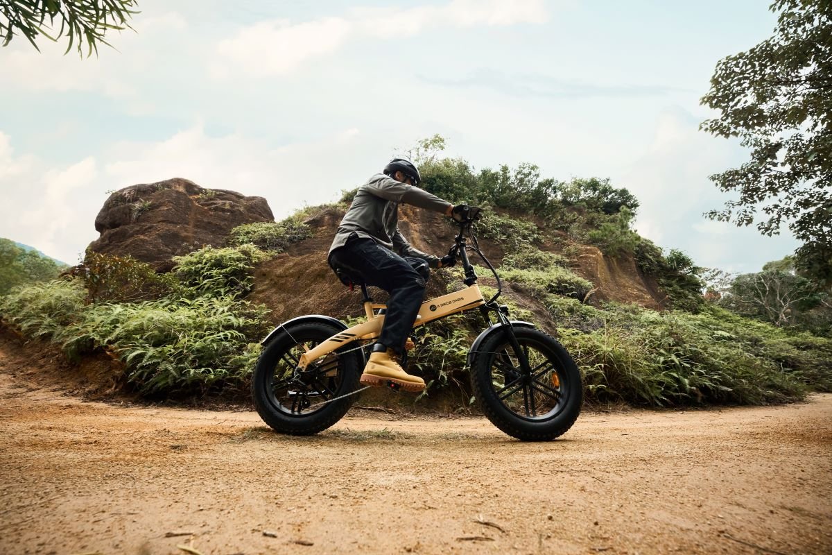 Featuring 20x4.0 inch tyres, the ADO Beast 20F guarantees stability and exceptional…