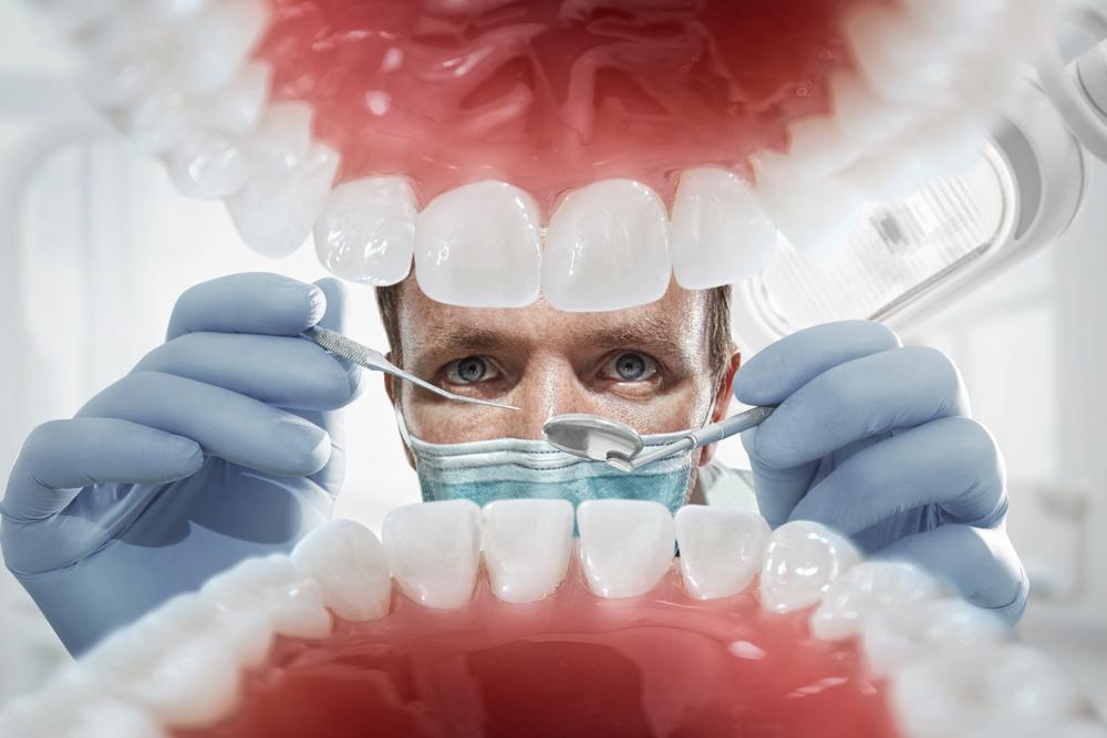 ¿Por qué debería buscar un dentista profesional?