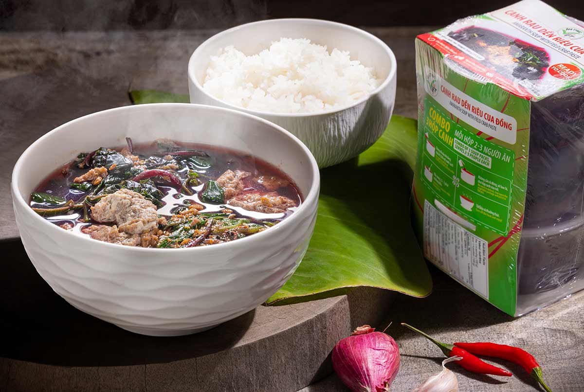 AMARANTH SOUP WITH CRABS