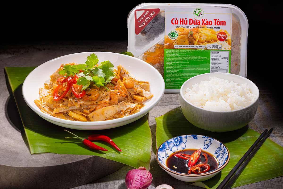 STIR-FRIED COCONUT HEART WITH SHRIMP