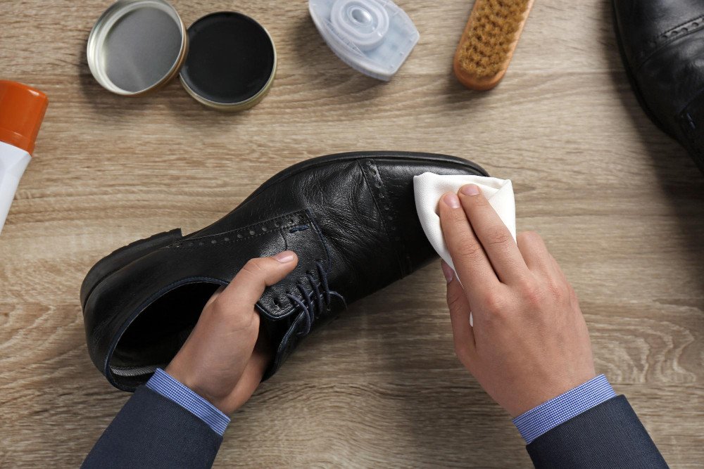 Preserving Elegance: Using the Best Cleaner for Leather Clothes