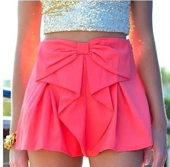 Bow Front Short